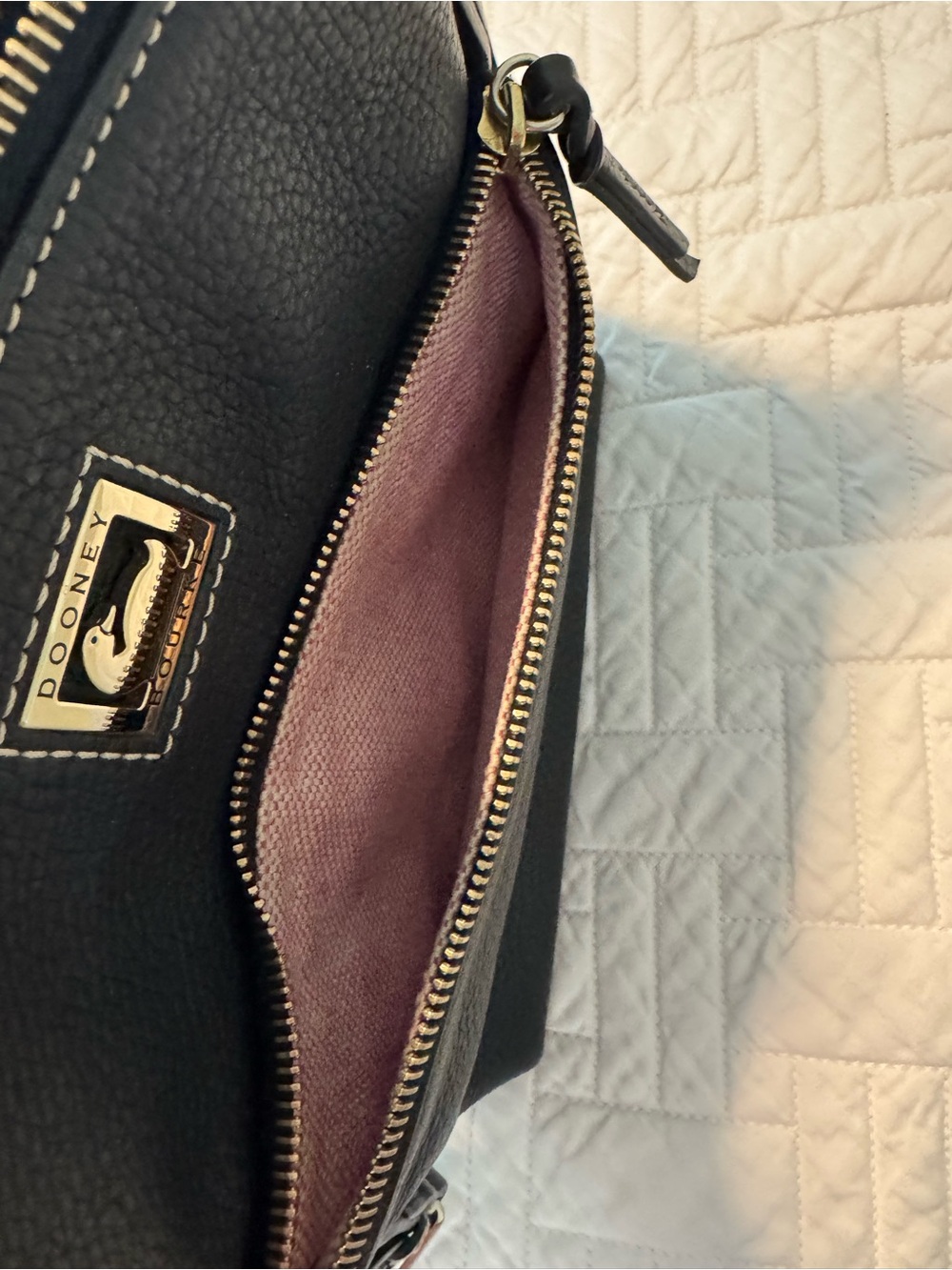 Dooney & Bourke Black Leather Crossbody Bag - Classic Women's Shoulder Bag - Picture 2 of 5